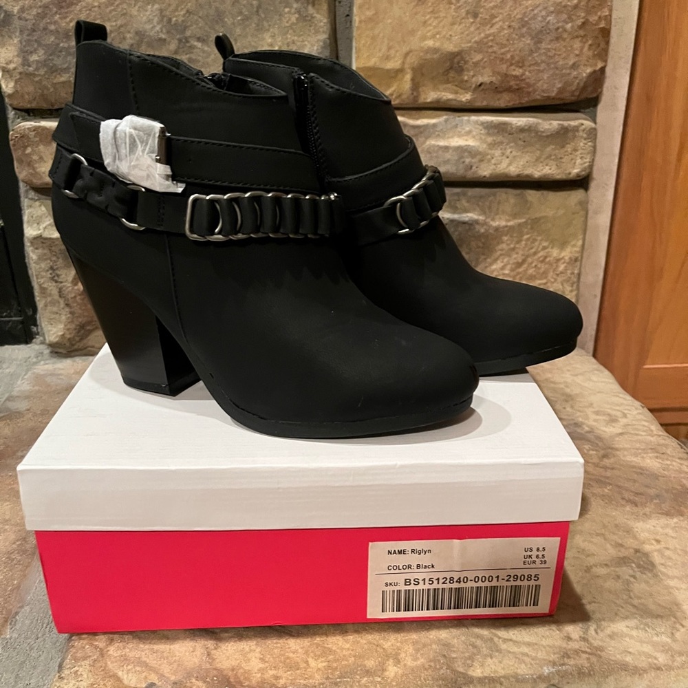 Short Black Heeled Ankle Boot 8.5 NIB